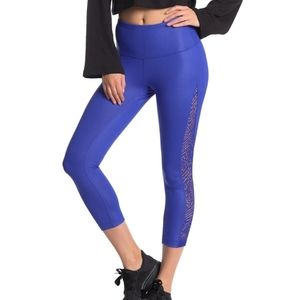 90DegreebyReflex blue capri leggings